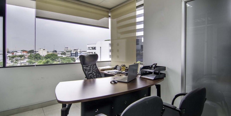 Oficina en venta Edificio Atlantis, Norte de Guayaquil GeoBienes - Oficina en venta en el Edificio Atlantis, Norte de Guayaquil - Plusvalia Guayaquil Casas de venta y alquiler Inmobiliaria Ecuador
