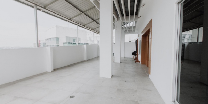 Oficina en venta Edificio Equilibrium, zona Mall del Sol, Norte de Guayaquil GeoBienes - Oficina en venta Edificio Equilibrium, zona Mall del Sol, Norte de Guayaquil - Plusvalia Guayaquil Casas de venta y alquiler Inmobiliaria Ecuador