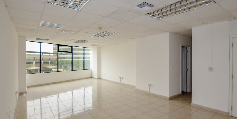 GeoBienes - Oficina en Alquiler Edificio Executive Center Norte de Guayaquil - Plusvalia Guayaquil Casas de venta y alquiler Inmobiliaria Ecuador