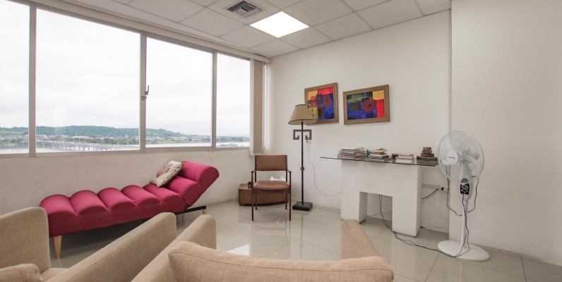 Oficina en venta en Centro Empresarial River Plaza, av. Leon Febres Cordero, vía Aurora GeoBienes - Oficina en venta en Centro Empresarial River Plaza, av. Leon Febres Cordero, vía Aurora - Plusvalia Guayaquil Casas de venta y alquiler Inmobiliaria Ecuador