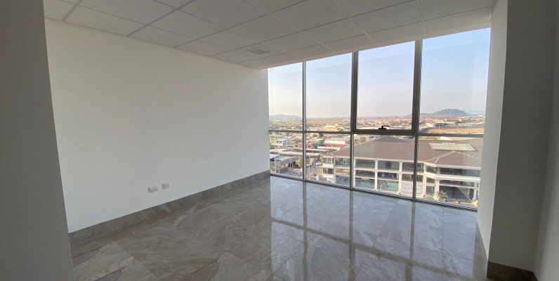 GeoBienes - Oficina en venta en Edificio Platinum Business Center - Plusvalia Guayaquil Casas de venta y alquiler Inmobiliaria Ecuador