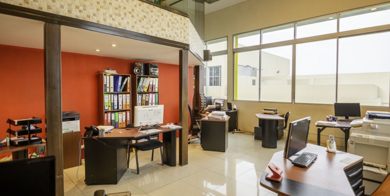 Oficina en venta en el Edificio El Astillero, Puerto Santa Ana, Centro de Guayaquil GeoBienes - Oficina en venta en el Edificio El Astillero, Puerto Santa Ana, Centro de Guayaquil - Plusvalia Guayaquil Casas de venta y alquiler Inmobiliaria Ecuador