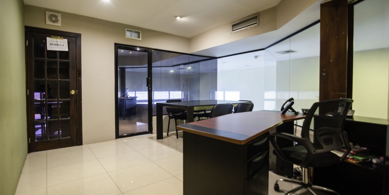 Oficina en venta en el Edificio El Astillero, Puerto Santa Ana, Centro de Guayaquil GeoBienes - Oficina en venta en el Edificio El Astillero, Puerto Santa Ana, Centro de Guayaquil - Plusvalia Guayaquil Casas de venta y alquiler Inmobiliaria Ecuador