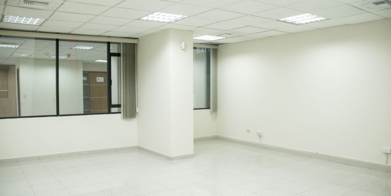 Oficina en alquiler en el Edificio Professional, Norte de Guayaquil GeoBienes - Oficina en Venta en el Edificio Professional, Norte de Guayaquil - Plusvalia Guayaquil Casas de venta y alquiler Inmobiliaria Ecuador