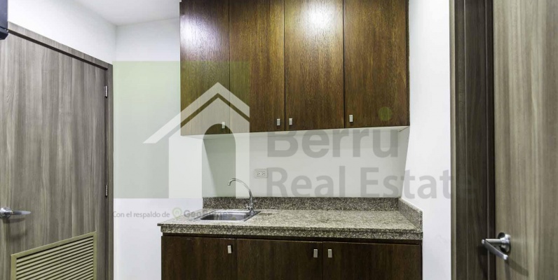 Oficina en venta en Sky Building norte de Guayaquil GeoBienes - Oficina en venta en Sky Building norte de Guayaquil - Plusvalia Guayaquil Casas de venta y alquiler Inmobiliaria Ecuador