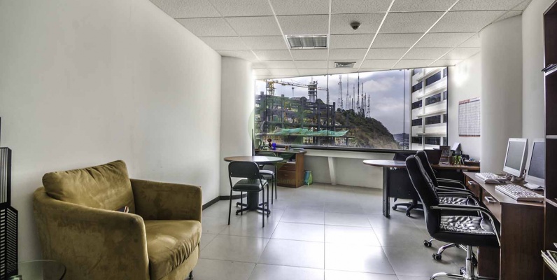 Oficina en venta en The Point centro de Guayaquil GeoBienes - Oficina en venta en The Point centro de Guayaquil - Plusvalia Guayaquil Casas de venta y alquiler Inmobiliaria Ecuador