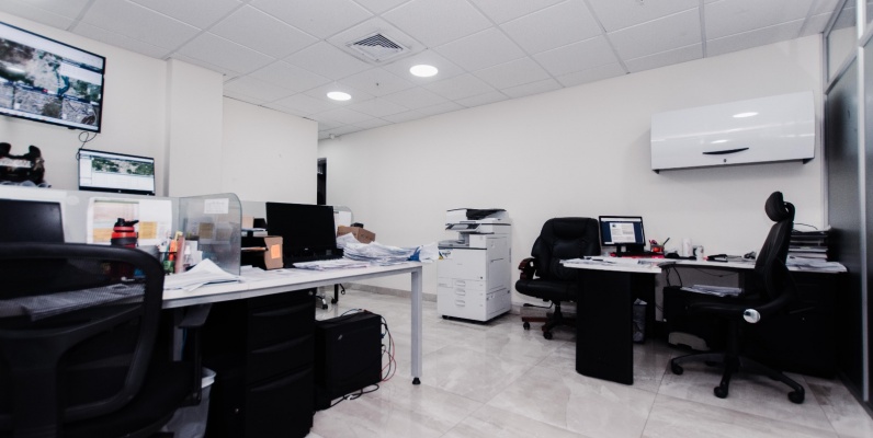 GeoBienes - Oficina en venta, Sky Building, junto al aeropuerto - Plusvalia Guayaquil Casas de venta y alquiler Inmobiliaria Ecuador