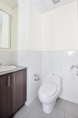 Oficina en venta ubicada en el Edificio The Point GeoBienes - Oficina en venta ubicada en el Edificio The Point - Plusvalia Guayaquil Casas de venta y alquiler Inmobiliaria Ecuador