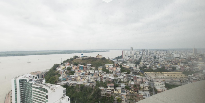 GeoBienes - Oficina en venta ubicada en el Edificio The Point, Puerto Santa Ana - Plusvalia Guayaquil Casas de venta y alquiler Inmobiliaria Ecuador