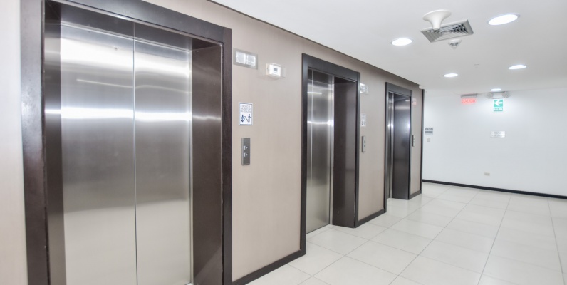 Oficina en venta ubicada en el Edificio The Point, Puerto Santa Ana GeoBienes - Oficina en venta ubicada en el Edificio The Point, Puerto Santa Ana - Plusvalia Guayaquil Casas de venta y alquiler Inmobiliaria Ecuador