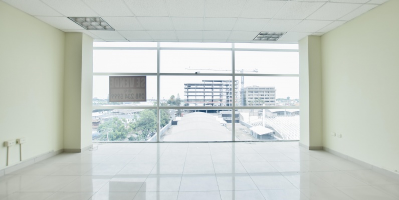 Oficina en venta ubicada en Plaza Center, Kennedy Norte GeoBienes - Oficina en venta ubicada en Plaza Center, Kennedy Norte - Plusvalia Guayaquil Casas de venta y alquiler Inmobiliaria Ecuador