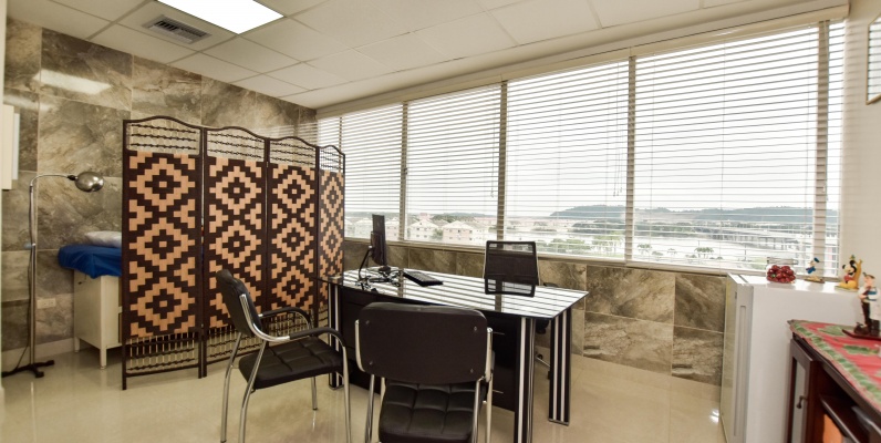 Oficina en venta ubicada en River Plaza GeoBienes - Oficina en venta ubicada en River Plaza - Plusvalia Guayaquil Casas de venta y alquiler Inmobiliaria Ecuador