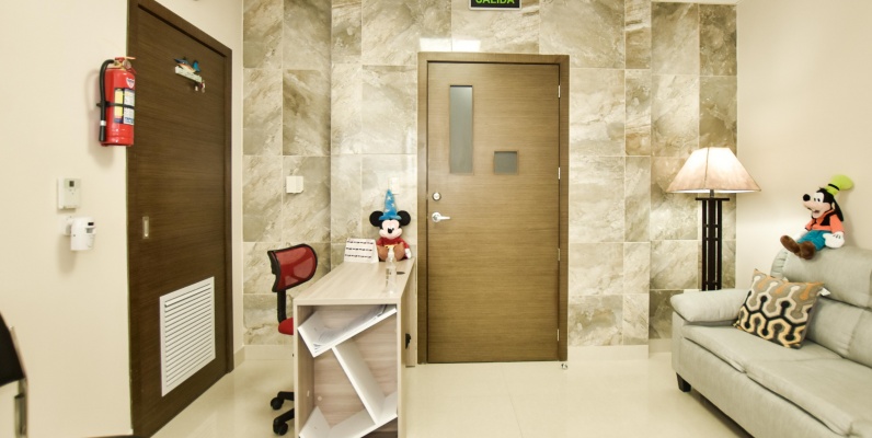 Oficina en venta ubicada en River Plaza GeoBienes - Oficina en venta ubicada en River Plaza - Plusvalia Guayaquil Casas de venta y alquiler Inmobiliaria Ecuador