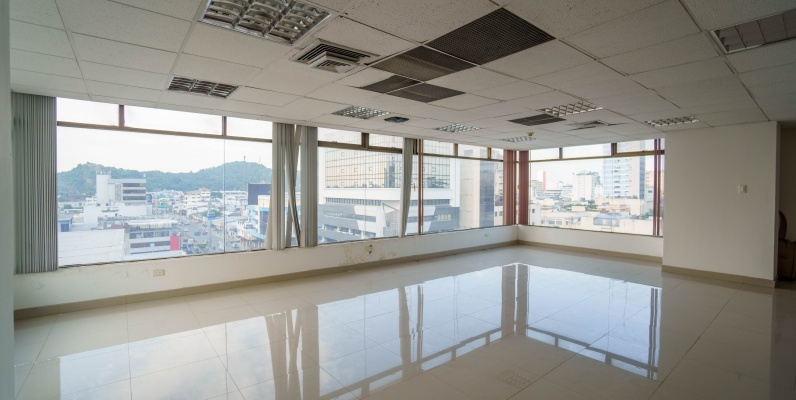 Oficina en venta ubicado en Edificio Induauto, Centro de Guayaquil GeoBienes - Oficina en venta ubicado en Edificio Induauto, Centro de Guayaquil - Plusvalia Guayaquil Casas de venta y alquiler Inmobiliaria Ecuador