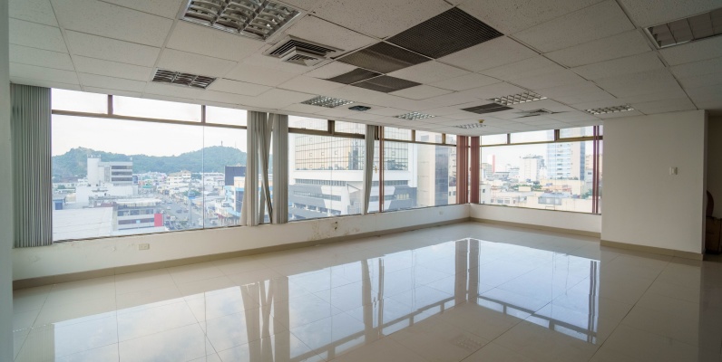 GeoBienes - Oficina en venta ubicado en Edificio Induauto, Centro de Guayaquil - Plusvalia Guayaquil Casas de venta y alquiler Inmobiliaria Ecuador