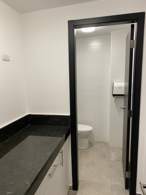 Oficina en venta ubicado en el Edificio Blue Office Center GeoBienes - Oficina en venta ubicado en el Edificio Blue Office Center - Plusvalia Guayaquil Casas de venta y alquiler Inmobiliaria Ecuador