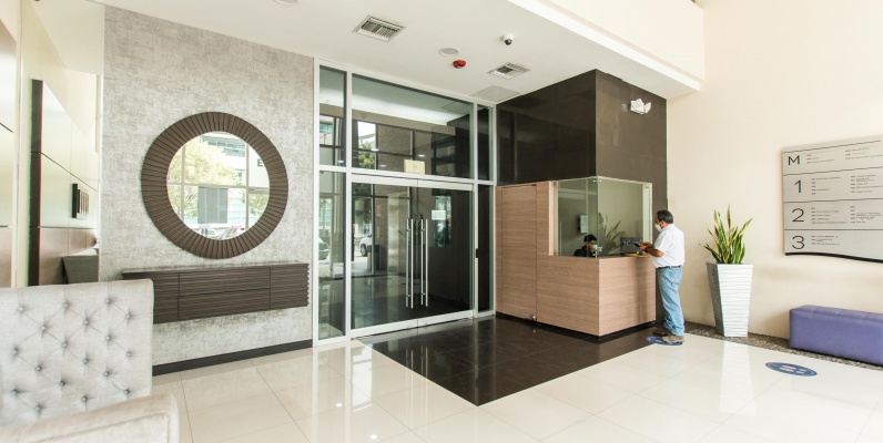 Oficina en venta ubicado en el Parque Empresarial Colón, Urdesa Norte GeoBienes - Oficina en venta ubicado en el Parque Empresarial Colón, Urdesa Norte - Plusvalia Guayaquil Casas de venta y alquiler Inmobiliaria Ecuador
