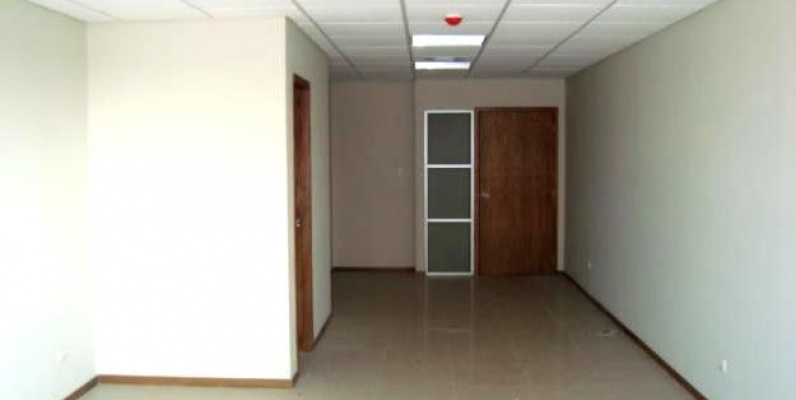 Oficina en venta en el norte de Guayaquil. Trade Building GeoBienes - Oficina + garaje + bodega en venta en el norte de Guayaquil. Trade Building - Plusvalia Guayaquil Casas de venta y alquiler Inmobiliaria Ecuador