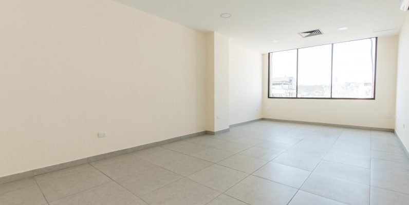 Oficina remodelada en alquiler en el Edificio Citibank, Centro de Guayaquil GeoBienes - Oficina remodelada en alquiler en el Edificio Citibank, Centro de Guayaquil - Plusvalia Guayaquil Casas de venta y alquiler Inmobiliaria Ecuador