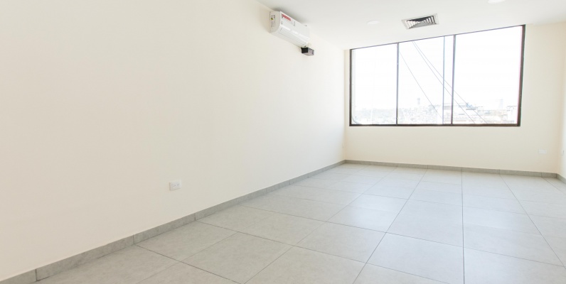 Oficina remodelada en alquiler en el Edificio Citibank, Centro de Guayaquil GeoBienes - Oficina remodelada en alquiler en el Edificio Citibank, Centro de Guayaquil - Plusvalia Guayaquil Casas de venta y alquiler Inmobiliaria Ecuador