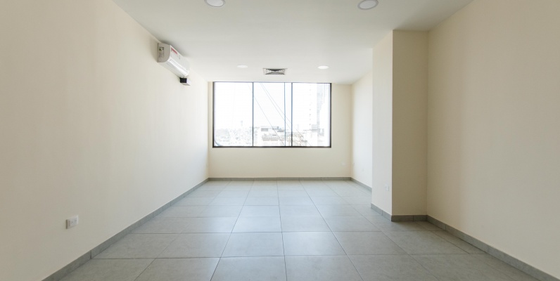 Oficina remodelada en alquiler en el Edificio Citibank, Centro de Guayaquil GeoBienes - Oficina remodelada en alquiler en el Edificio Citibank, Centro de Guayaquil - Plusvalia Guayaquil Casas de venta y alquiler Inmobiliaria Ecuador