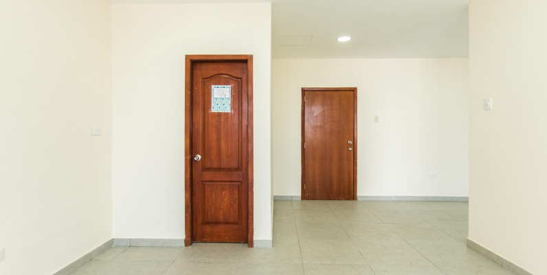 Oficina remodelada en alquiler en el Edificio Citibank, Centro de Guayaquil GeoBienes - Oficina remodelada en alquiler en el Edificio Citibank, Centro de Guayaquil - Plusvalia Guayaquil Casas de venta y alquiler Inmobiliaria Ecuador