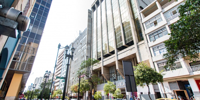 Oficina remodelada en alquiler en el Edificio Citibank, Centro de Guayaquil GeoBienes - Oficina remodelada en alquiler en el Edificio Citibank, Centro de Guayaquil - Plusvalia Guayaquil Casas de venta y alquiler Inmobiliaria Ecuador