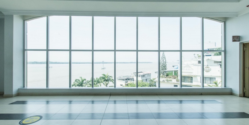 Oficina semi amoblada en venta en el Edificio El Astillero, Puerto Santa Ana GeoBienes - Oficina semi amoblada en venta en el Edificio El Astillero, Puerto Santa Ana - Plusvalia Guayaquil Casas de venta y alquiler Inmobiliaria Ecuador