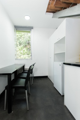 Oficina semi amoblada en venta en el Edificio El Astillero, Puerto Santa Ana GeoBienes - Oficina semi amoblada en venta en el Edificio El Astillero, Puerto Santa Ana - Plusvalia Guayaquil Casas de venta y alquiler Inmobiliaria Ecuador