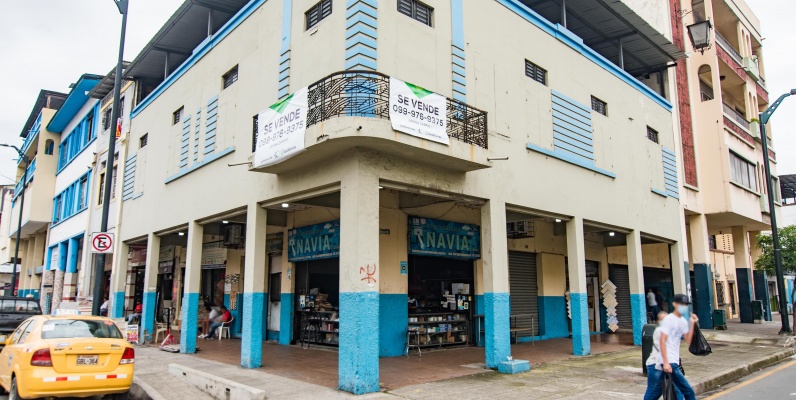 Propiedad comercial con locales y bodegas en Av. Machala y Aguirre, esquinero GeoBienes - Propiedad comercial con locales y bodegas en Av. Machala y Aguirre, esquinero - Plusvalia Guayaquil Casas de venta y alquiler Inmobiliaria Ecuador