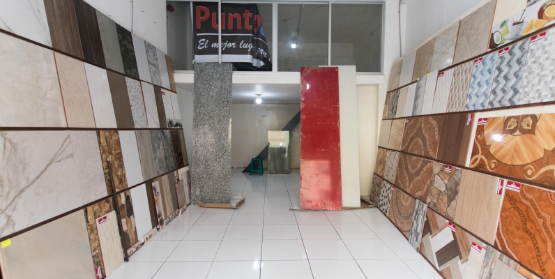 Propiedad comercial con locales y bodegas en Av. Machala y Aguirre, esquinero GeoBienes - Propiedad comercial con locales y bodegas en Av. Machala y Aguirre, esquinero - Plusvalia Guayaquil Casas de venta y alquiler Inmobiliaria Ecuador