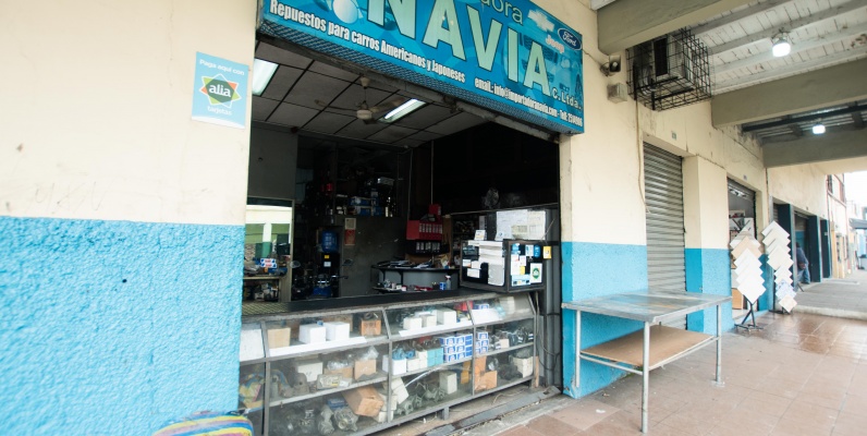 Propiedad comercial con locales y bodegas en Av. Machala y Aguirre, esquinero GeoBienes - Propiedad comercial con locales y bodegas en Av. Machala y Aguirre, esquinero - Plusvalia Guayaquil Casas de venta y alquiler Inmobiliaria Ecuador