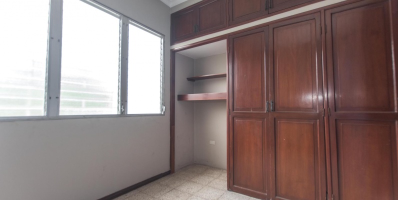 Propiedad comercial, oficinas, consultorios, Urdesa Central, calle Circunvalacion sur y costanera GeoBienes - Propiedad comercial, oficinas, consultorios, Urdesa Central, calle Circunvalacion sur y costanera - Plusvalia Guayaquil Casas de venta y alquiler Inmobiliaria Ecuador