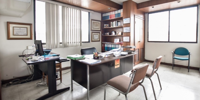 GeoBienes - Se vende oficina en edificio El Bucanero Av. de las Américas - Guayaquil - Plusvalia Guayaquil Casas de venta y alquiler Inmobiliaria Ecuador GeoBienes - Oficina en venta, edificio El Bucanero 1er piso. Av. de las Américas - Guayaquil - Plusvalia Guayaquil Casas de venta y alquiler Inmobiliaria Ecuador