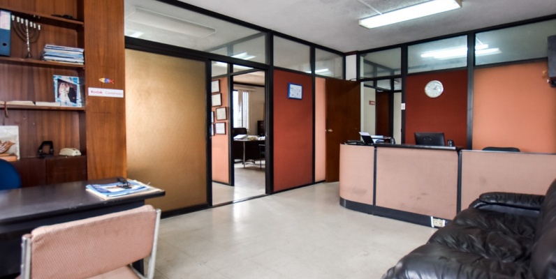 GeoBienes - Se vende oficina en edificio El Bucanero Av. de las Américas - Guayaquil - Plusvalia Guayaquil Casas de venta y alquiler Inmobiliaria Ecuador GeoBienes - Oficina en venta, edificio El Bucanero 1er piso. Av. de las Américas - Guayaquil - Plusvalia Guayaquil Casas de venta y alquiler Inmobiliaria Ecuador
