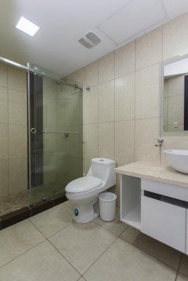 Suite amoblada en alquiler ubicada en Torre Bellini I, Puerto Santa Ana GeoBienes - Suite amoblada en alquiler ubicada en Torre Bellini I, Puerto Santa Ana - Plusvalia Guayaquil Casas de venta y alquiler Inmobiliaria Ecuador