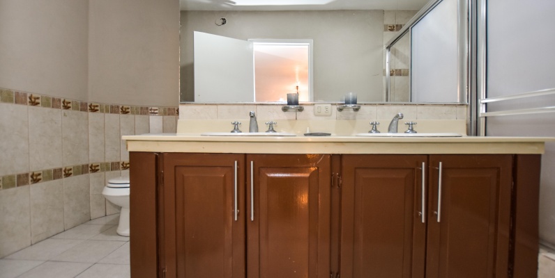 Suite amoblada en alquiler ubicada en Urdesa Central GeoBienes - Suite amoblada en alquiler ubicada en Urdesa Central - Plusvalia Guayaquil Casas de venta y alquiler Inmobiliaria Ecuador