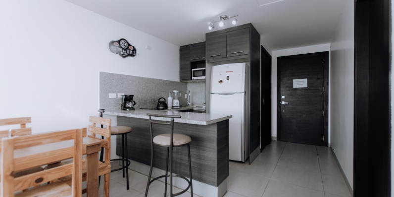 Suite amoblada en alquiler ubicado en edifico Quo Luxury Apartments, frente al centro comercial Mall del Sol GeoBienes - Suite amoblada en alquiler ubicado en edifico Quo Luxury Apartments, frente al centro comercial Mall del Sol - Plusvalia Guayaquil Casas de venta y alquiler Inmobiliaria Ecuador