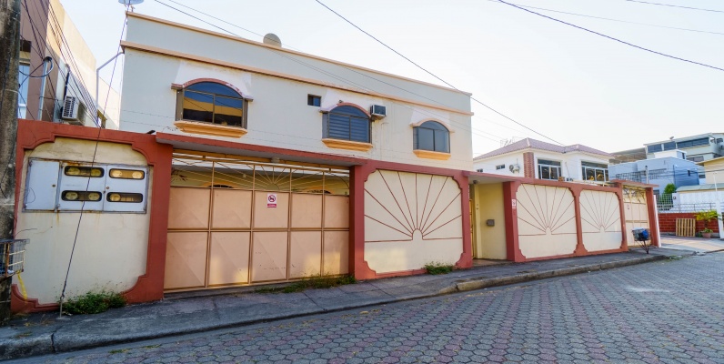 Suite amoblada en alquiler ubicado en Santa Cecilia, Ceibos GeoBienes - Suite amoblada en alquiler ubicado en Santa Cecilia, Ceibos - Plusvalia Guayaquil Casas de venta y alquiler Inmobiliaria Ecuador