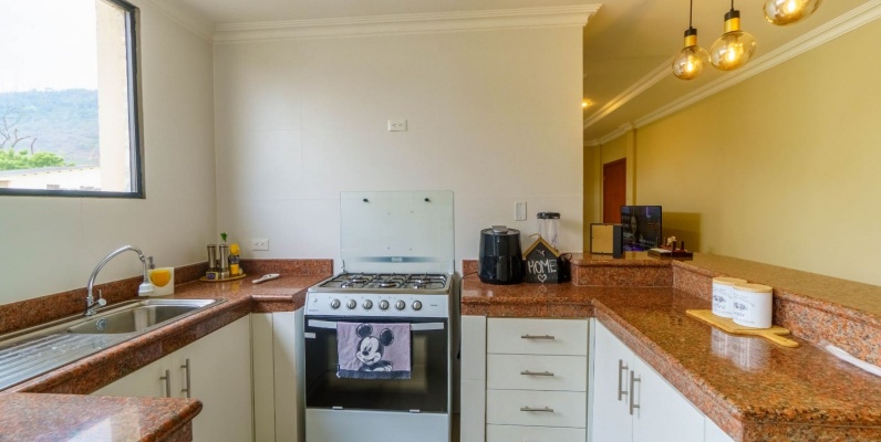 Suite en alquiler amoblada por estrenar ubicada en Colina de los Ceibos GeoBienes - Suite en alquiler amoblada por estrenar ubicada en Colina de los Ceibos - Plusvalia Guayaquil Casas de venta y alquiler Inmobiliaria Ecuador