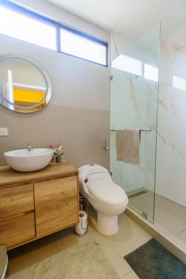 Suite en alquiler amoblada por estrenar ubicada en Colina de los Ceibos GeoBienes - Suite en alquiler amoblada por estrenar ubicada en Colina de los Ceibos - Plusvalia Guayaquil Casas de venta y alquiler Inmobiliaria Ecuador