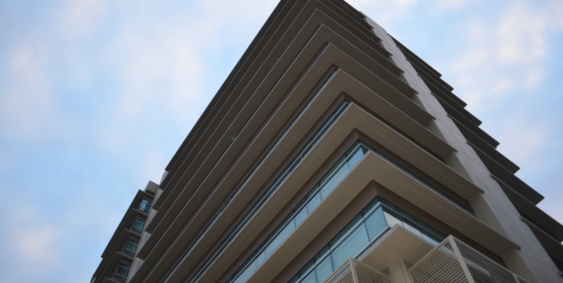 Suite en alquiler en edificio Elite Building sector Mall del Sol GeoBienes - Suite en alquiler en edificio Elite Building sector Mall del Sol - Plusvalia Guayaquil Casas de venta y alquiler Inmobiliaria Ecuador