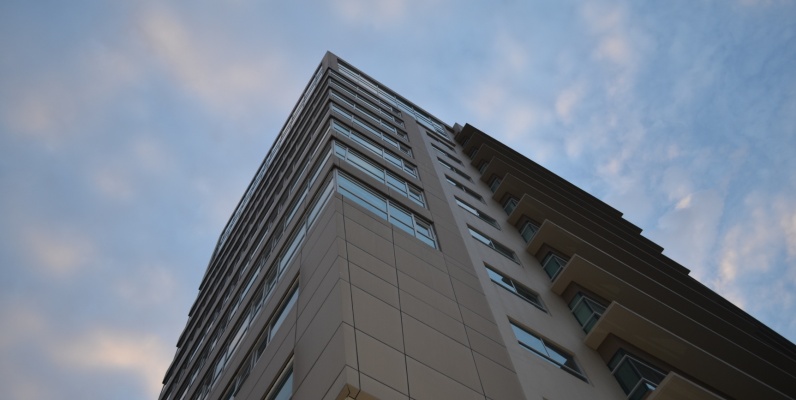 Suite en alquiler en edificio Élite Building sector Mall del Sol GeoBienes - Suite en alquiler en edificio Élite Building sector Mall del Sol - Plusvalia Guayaquil Casas de venta y alquiler Inmobiliaria Ecuador