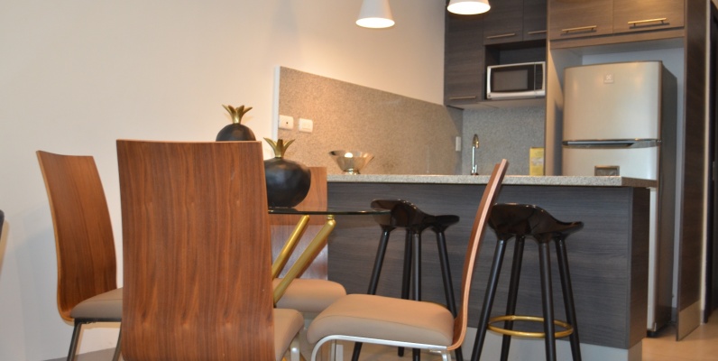 Suite en alquiler en edificio Quo sector Mall del Sol GeoBienes - Suite en alquiler en edificio Quo sector Mall del Sol - Plusvalia Guayaquil Casas de venta y alquiler Inmobiliaria Ecuador