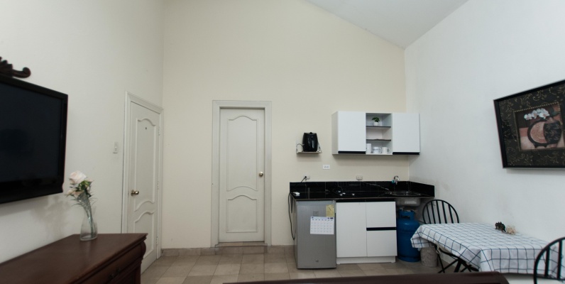 Suite en alquiler en Urb. Rio Guayas Club, norte de Guayaquil GeoBienes - Suite en alquiler amoblada en Urb. Rio Guayas Club, norte de Guayaquil - Plusvalia Guayaquil Casas de venta y alquiler Inmobiliaria Ecuador