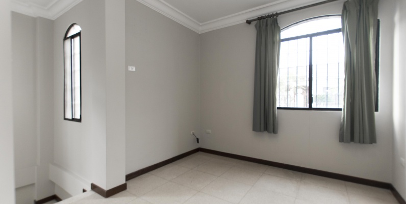 Suite en alquiler ubicado en la Urbanización Los Parques, Ceibos GeoBienes - Suite en alquiler ubicado en la Urbanización Los Parques, Ceibos - Plusvalia Guayaquil Casas de venta y alquiler Inmobiliaria Ecuador