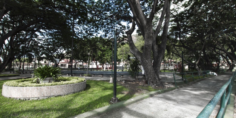 Suite en alquiler ubicado en la Urbanización Los Parques, Ceibos GeoBienes - Suite en alquiler ubicado en la Urbanización Los Parques, Ceibos - Plusvalia Guayaquil Casas de venta y alquiler Inmobiliaria Ecuador