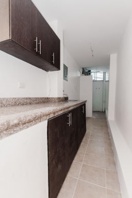Suite remodelada en alquiler en Urb. Santa Cecilia, Ceibos GeoBienes - Suite remodelada en alquiler en Urb. Santa Cecilia, Ceibos - Plusvalia Guayaquil Casas de venta y alquiler Inmobiliaria Ecuador