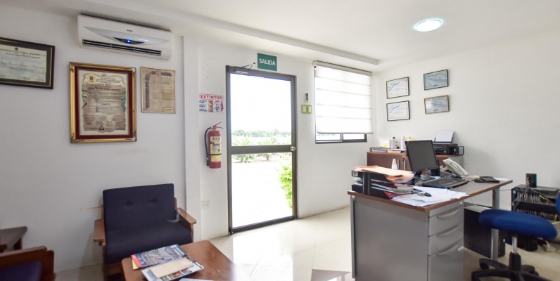 Terreno de oportunidad en alquiler ubicada en Vía La Costa GeoBienes - Oficina comercial en alquiler con galpón, bodega y área libre - Plusvalia Guayaquil Casas de venta y alquiler Inmobiliaria Ecuador