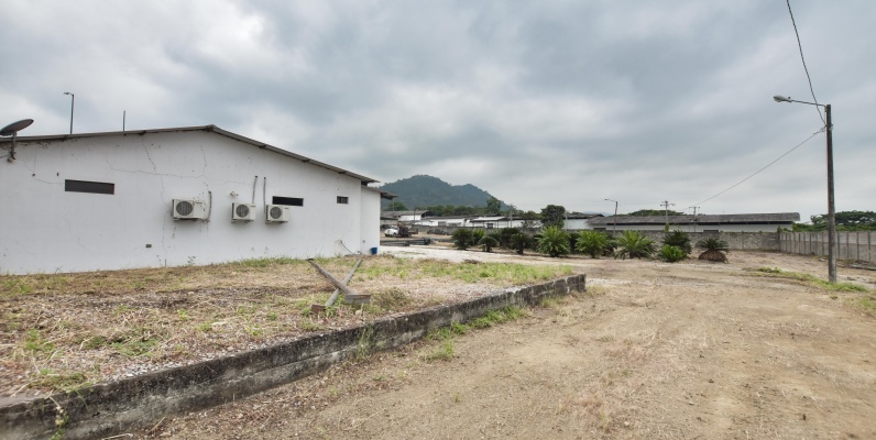 Terreno de oportunidad en alquiler ubicada en Vía La Costa GeoBienes - Oficina comercial en alquiler con galpón, bodega y área libre - Plusvalia Guayaquil Casas de venta y alquiler Inmobiliaria Ecuador